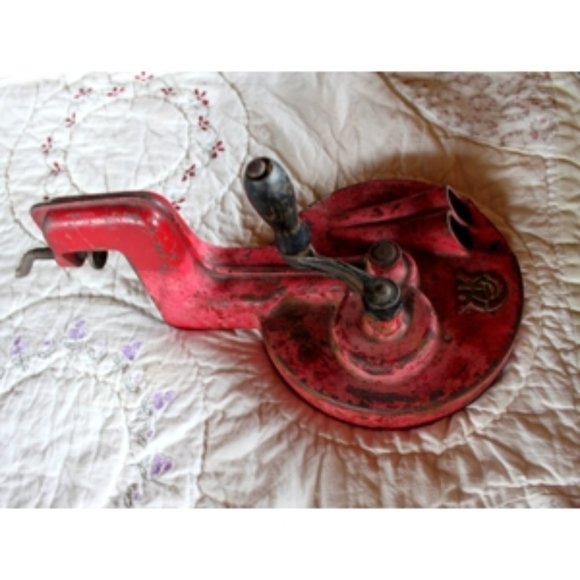 Vintage Cast Iron Bean Slicer - Picture 1 of 3